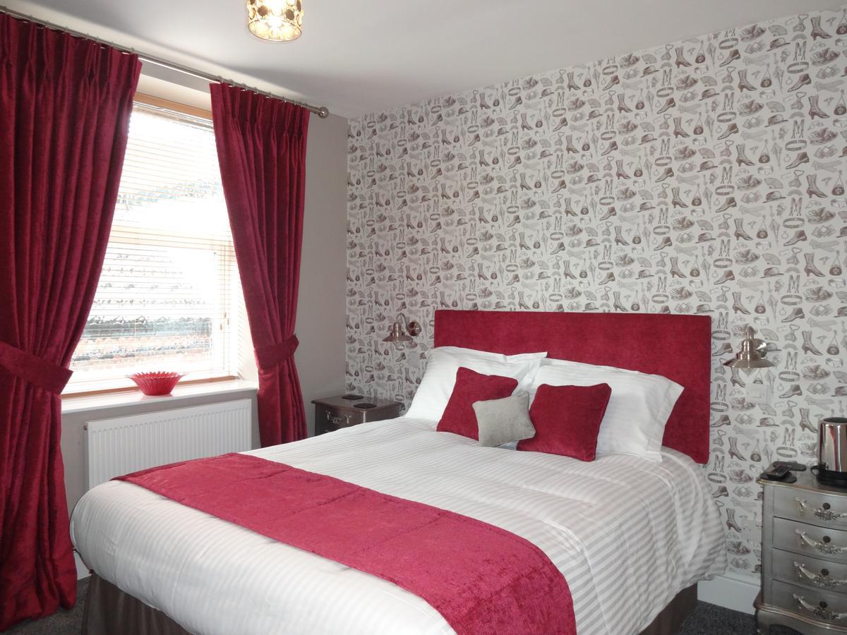 The Snooty Fox Warminster Hotel Екстериор снимка