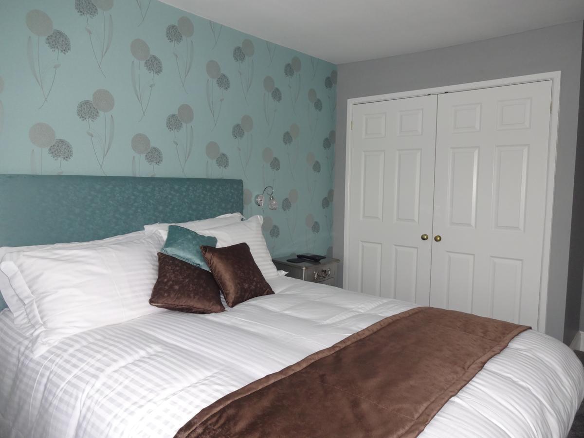 The Snooty Fox Warminster Hotel Екстериор снимка