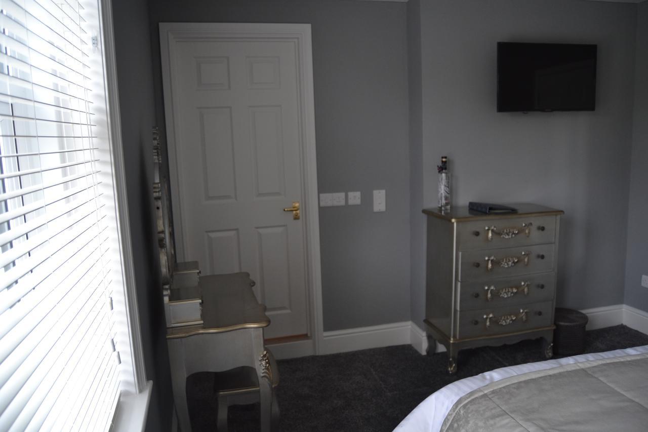 The Snooty Fox Warminster Hotel Екстериор снимка